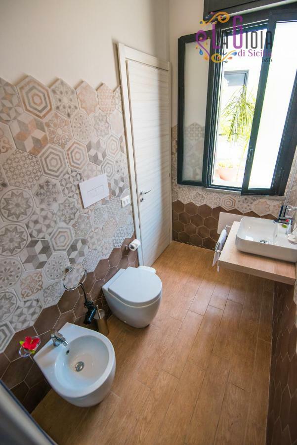 La Gioia Di Sicilia B&B อาโวลา ภายนอก รูปภาพ