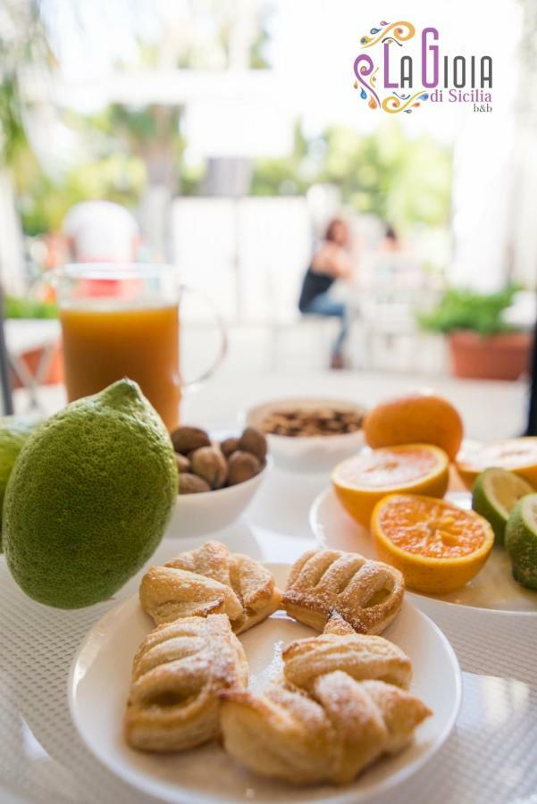 La Gioia Di Sicilia B&B อาโวลา ภายนอก รูปภาพ