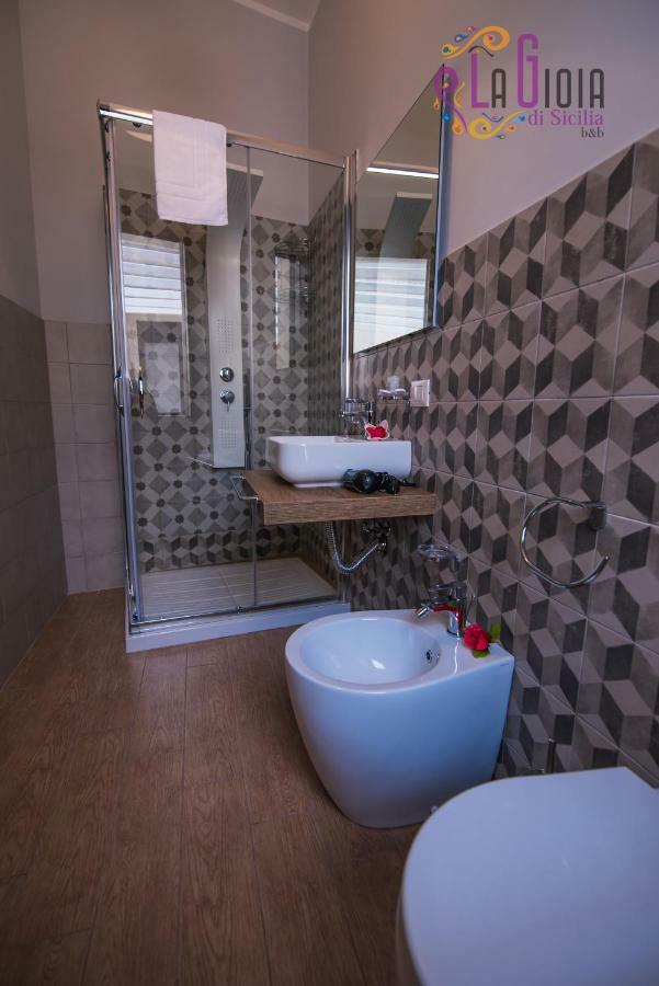 La Gioia Di Sicilia B&B อาโวลา ภายนอก รูปภาพ
